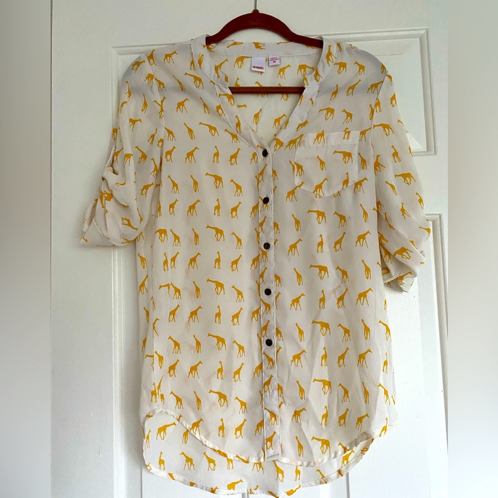 Bongo blouse size M giraffe print cream color